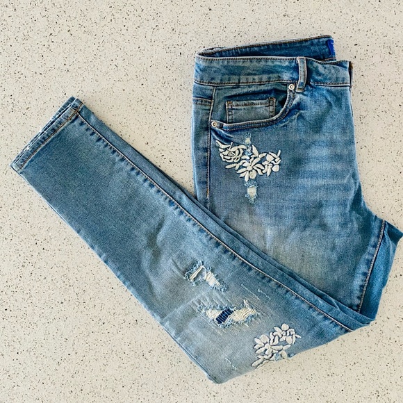 Simply Styled Jeans - Picture 1 of 4